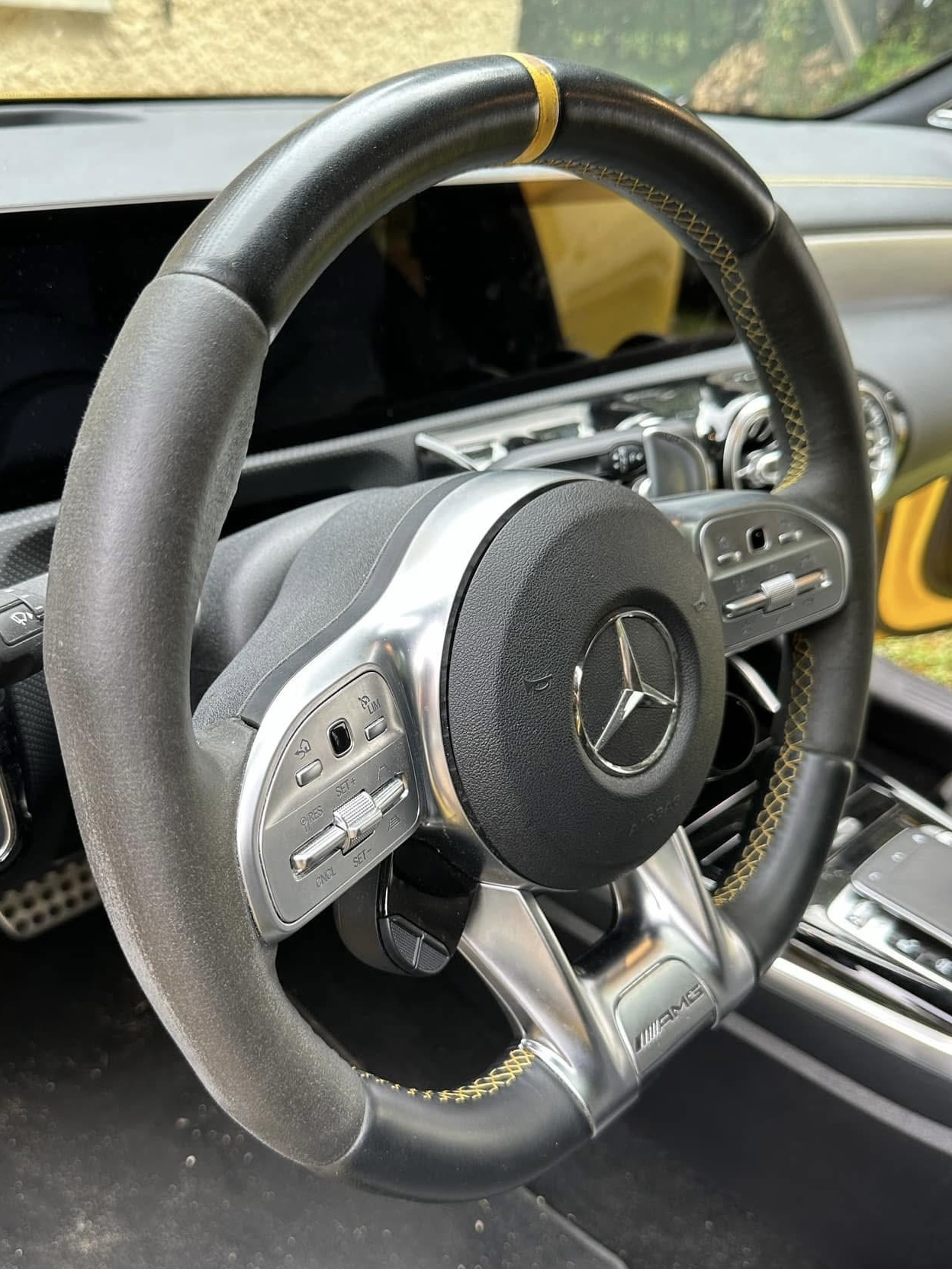 Alcantara avant nettoyage